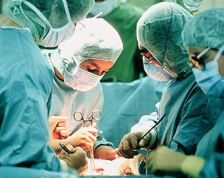 Ca nhiễm HIV lóc động mạch chủ đầu tiên tại Việt Nam