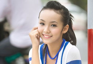 Mẹ Lê Hoàng Bảo Trân: “Con tôi không chụp ảnh khỏa thân”