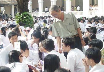 Chống bạo lực học đường: Không được bất lực trước học sinh cá biệt