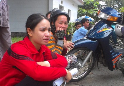Mẹ và con sản phụ tử vong tại bệnh viện, người nhà bức xúc