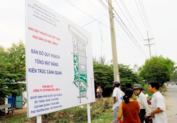 1.000 căn nhà xây trái phép ở Bình Chánh: Chưa rõ đập hay tha?