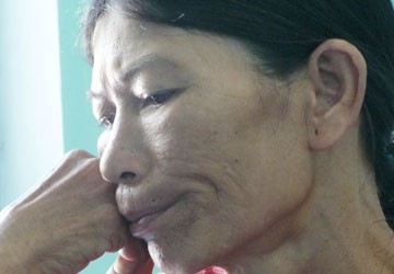 30 năm sống dưới “nắm đấm” bạo hành
