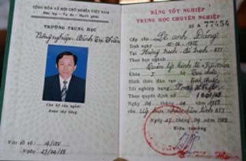 Bí thư Đảng uỷ xã khai man lý lịch, sửa bằng cấp