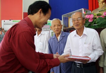 Đọc lịch sử từ gia phả