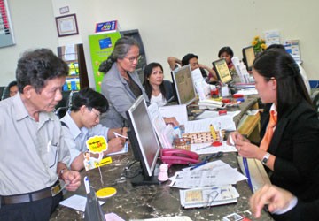 Lãi suất cơ bản: Khó thực hiện