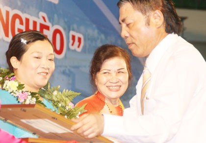Bí thư Đà Nẵng khuyên phái đẹp chiều chồng, chăm con