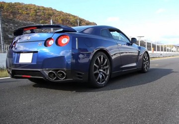 GT-R 2013 tăng giá chóng mặt