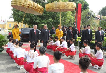 Việt Nam-Campuchia hợp tác toàn diện, bền vững lâu dài