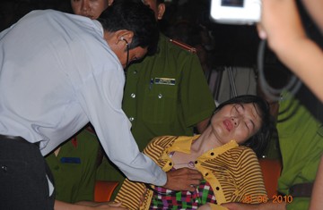 Tường thuật trực tiếp vụ án về bé Hào Anh: Giang, Thơm đều bị phạt 23 năm tù
