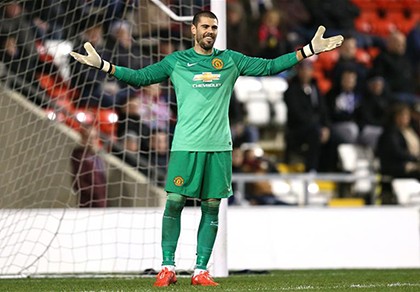 Valdes hài lòng dù bị “đày” xuống đội U21 MU