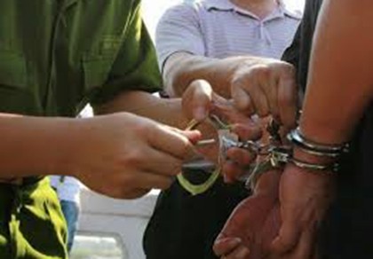15 năm lẩn trốn vẫn không thoát được 'lưới trời'