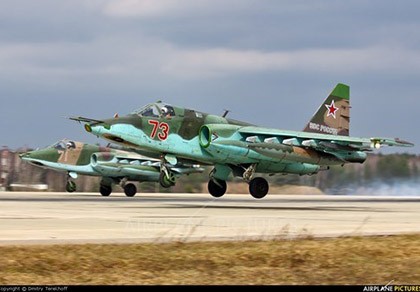 “Quạ đen” Su-25 của Nga sẽ mổ mắt “lợn lòi” A-10 của Mỹ?