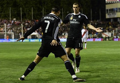 Ronaldo ghi bàn thứ 300, Real tiếp tục truy đuổi Barca