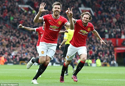 Lộ cầu thủ sẽ thay thế Carrick ở M.U