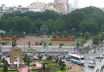 Di dời bãi giữ xe vi phạm giao thông, chỉnh trang công viên 23-9