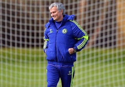 Choáng với "trình" nhạo M.U, Man City lẫn Arsenal của Mourinho