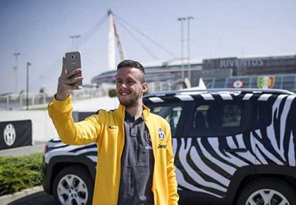 Juventus tặng vé xem chung kết cho CĐV đi bộ hơn 1.100 km