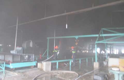 Thợ hàn sơ ý gây cháy nhà máy chế biến cao su