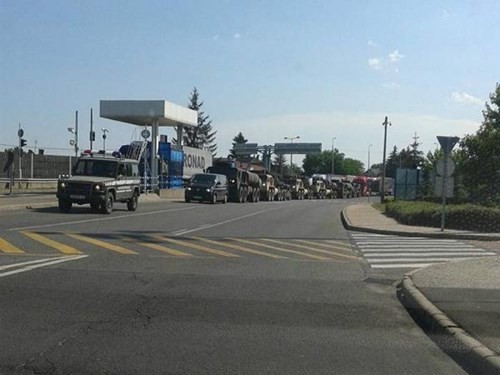 Ukraine xác nhận đoàn xe quân sự nước ngoài đã vượt qua biên giới