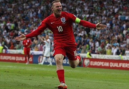 Rooney giúp Anh thắng nghẹt thở trên đất Slovenia