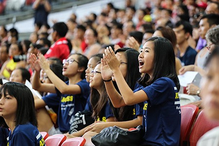 Tiếng vỗ tay trên sân vận động quốc gia Singapore