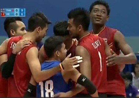 Bóng chuyền nam Việt Nam thua Thái Lan, nhận HCB