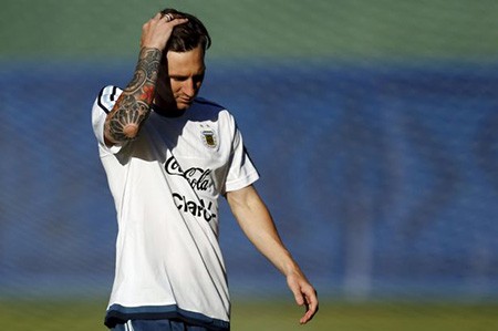 Mỗi cầu thủ nhận 10.000 USD nếu không “chặt chém” Messi
