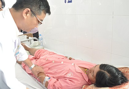 Một thai phụ bị rắn lục đuôi đỏ cắn