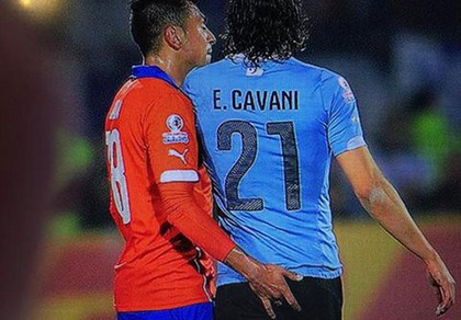 Sàm sỡ Cavani, cầu thủ Chile bị treo giò hết giải