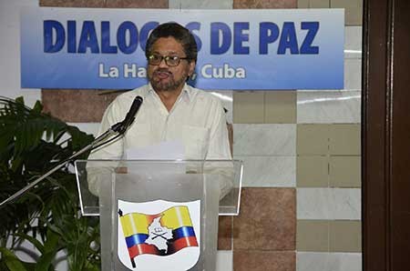 Lần đầu tiên quân đội Colombia ngừng bắn