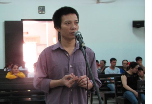 Bị phạt 18 năm tù vì giở trò với cháu gái
