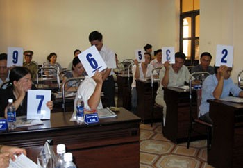 Đất ưu đãi cho cán bộ, công chức cũng phải bán đấu giá