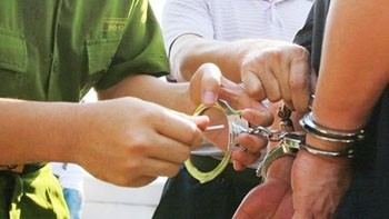 Trưởng ban tư pháp xã bị bắt theo lệnh truy nã