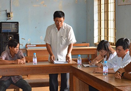 Hàng loạt cán bộ bị phát hiện dùng bằng giả