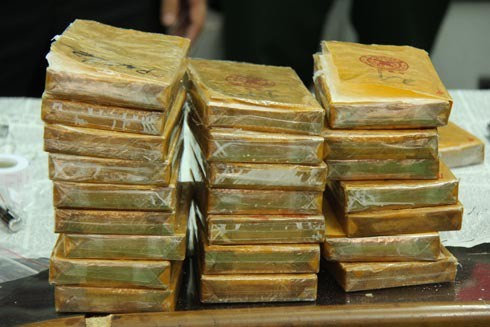 Gần 500 bánh heroin giấu trong bình gas công nghiệp