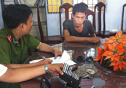 Bắt 3 người thuê khách sạn trộm cắp xe máy