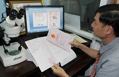Xử nhẹ tay, giấy tờ giả lộng hành
