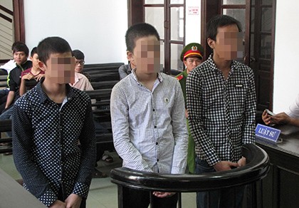 Rủ nhau đi cướp lấy tiền chơi game