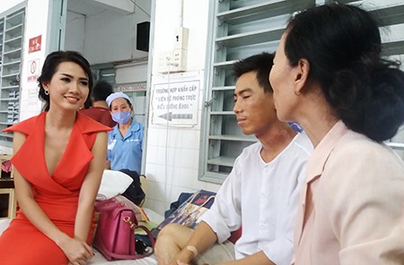 Phan Thị Mơ lần thứ hai tiếp sức cho 'Người cha bệnh tim nuôi con bị ung thư'