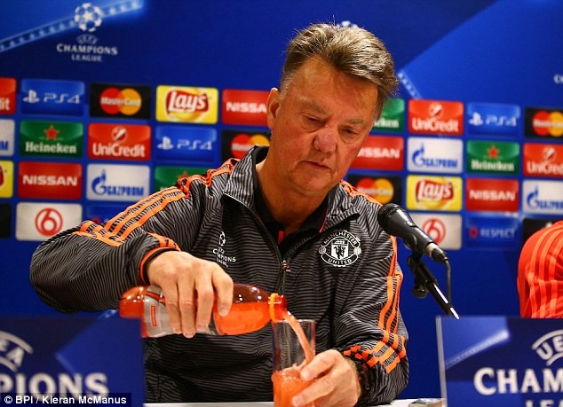 Chi 300 triệu bảng, Van Gaal vẫn không chắc M.U thắng Champions League