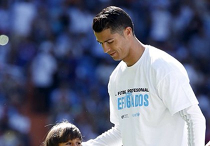 Không ghi bàn, Ronaldo vẫn để lại bức thông điệp nhân văn