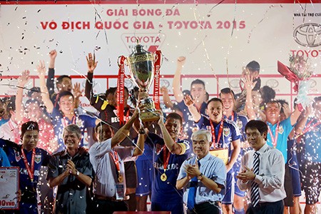 B.Bình Dương vô địch V-League: Thành quả từ lao động cật lực
