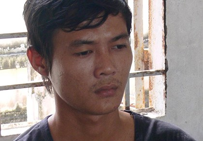 Bị trói rồi tưới xăng đốt vì... nhậu mà chửi thề