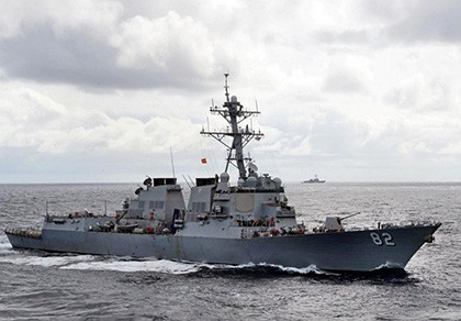 Tàu chiến Mỹ vào sát đá Subi, Vành Khăn