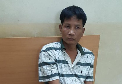 Ngang nhiên rạch túi trộm hàng lúc dừng đèn đỏ