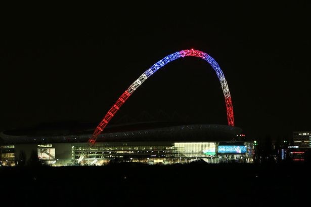 Khủng bố ở Paris: Người Anh hát quốc ca Pháp tại Wembley