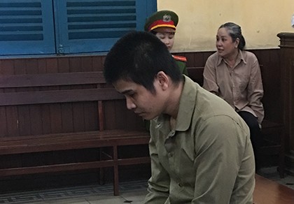 Nhậu say giết cha dượng