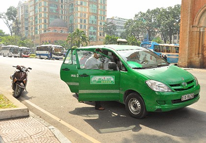 Giá xăng dầu giảm 'sẽ tác động đến giá cước'