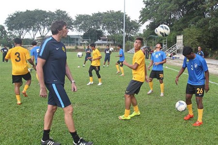 Bóng đá Malaysia đặt mục tiêu vàng SEA Games 29