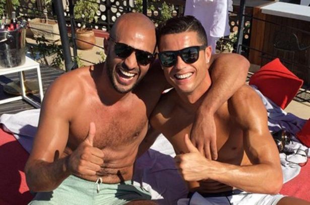Real ra lệnh cấm Ronaldo đi thăm ‘người tình đồng giới’